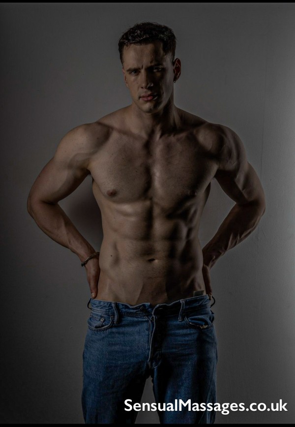 Apollo - Experienced Masseur In London For Both Men & Women