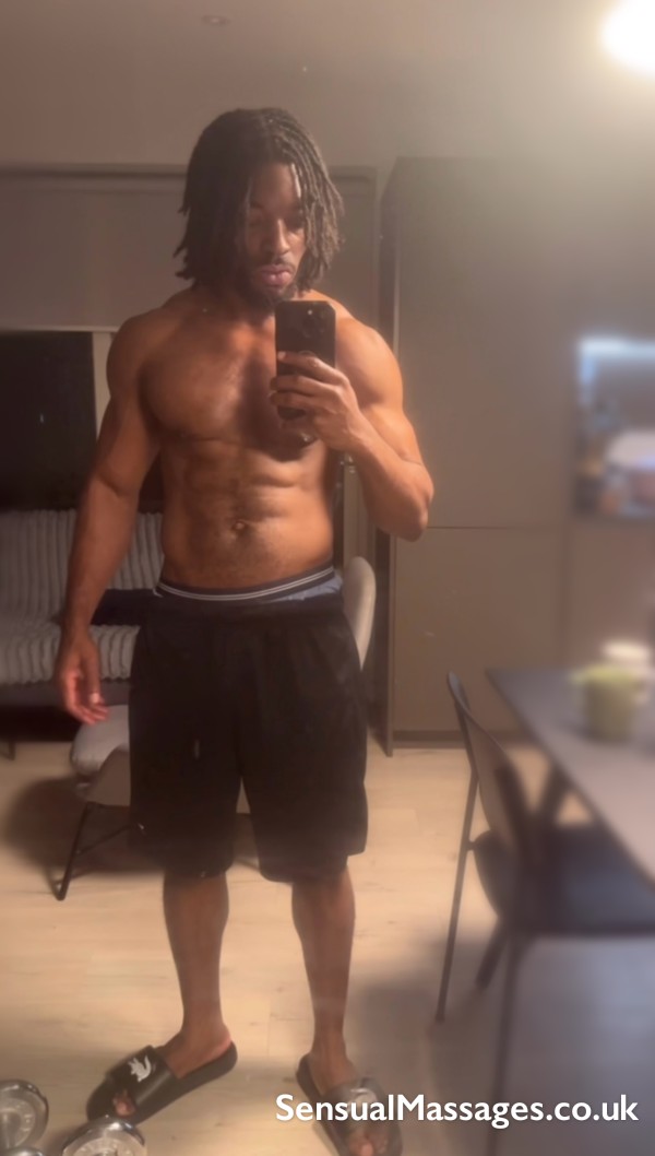 Uk No1 Luxury Male Escort & Massage Therapist - Whatsapp Only