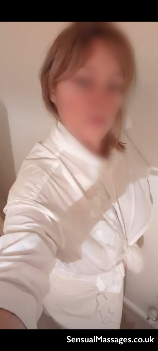 Elegant Mature European Woman – Expert In Tantric Massages, Only In Hotels