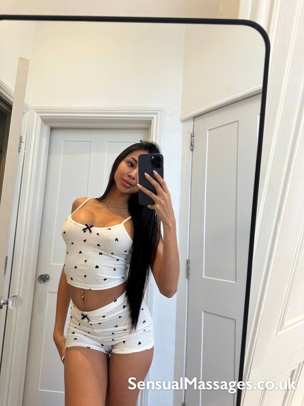 Argentinean Gfe Duo In West London – Slim Fit Brunette, Sweet & Unforgettable