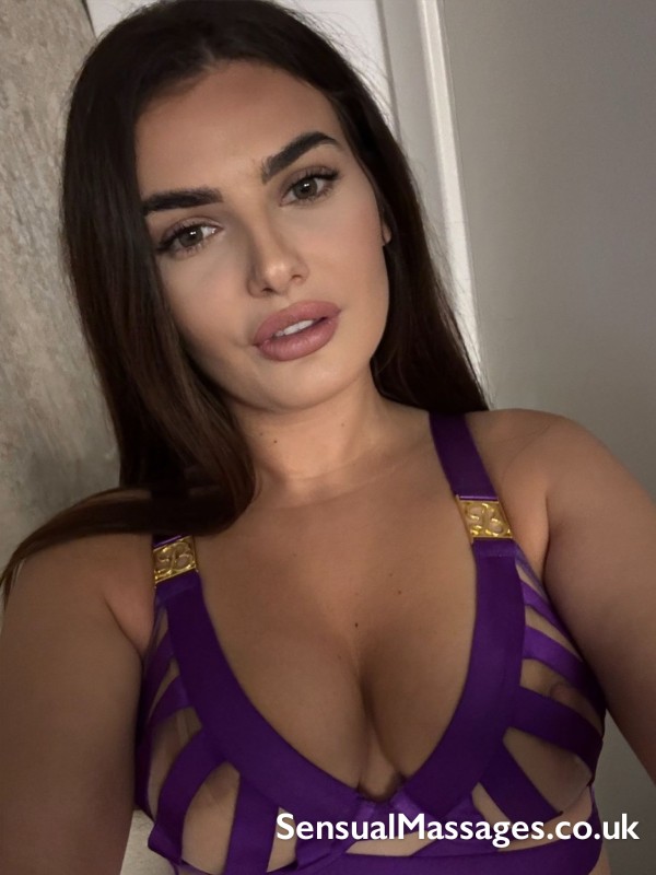 Happy Hands Massage - Incall Near Earls Court & Outcall In London