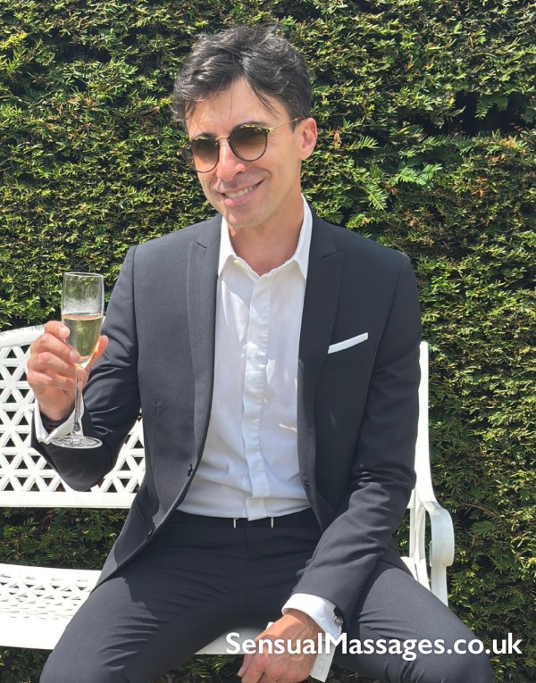 Masseur For Women And Couples- Outcall Service