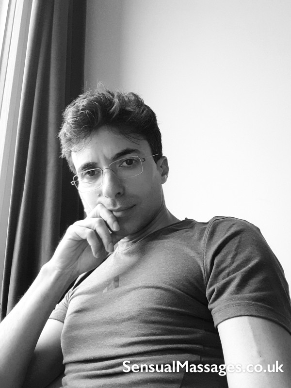 Masseur For Women And Couples- Outcall Service