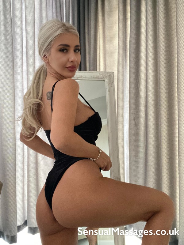 Hot Blondie Provides Best B2b And Tantric Erotic Massage In Hackney
