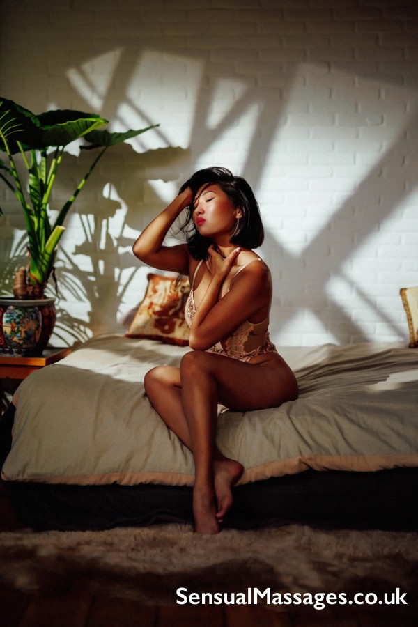 Mia - Erotic B2b And Tantric Massages In Sw5