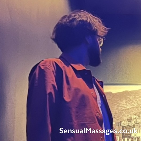 Male Massage Therapist For Female Clients Only