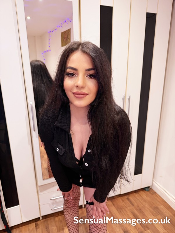 New Masseuse In London | Incall Nude Massage Near Bayswater