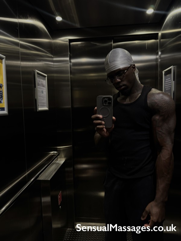 A Holistic Sensual Massage Ritual Honouring The Sacred Feminine