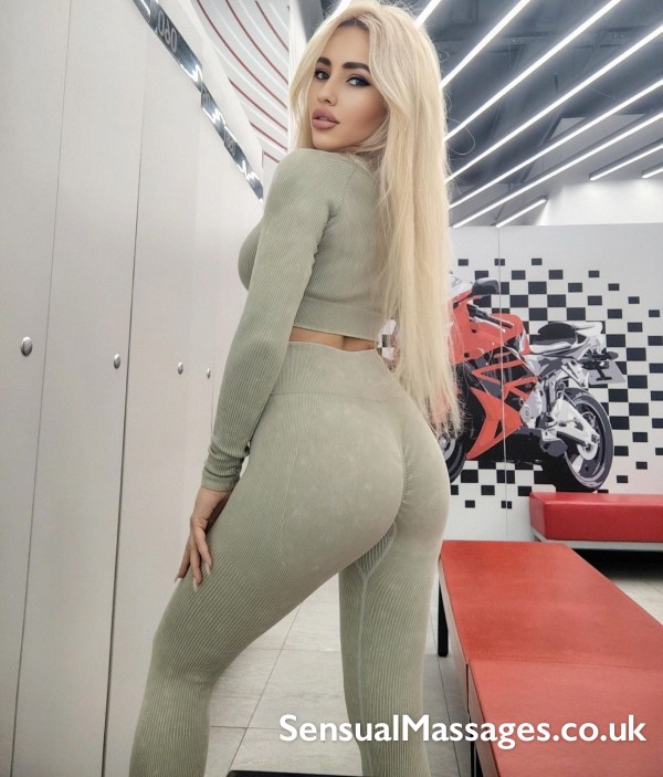 Liya, 25 - Best Tantric And B2b Massage In E3.